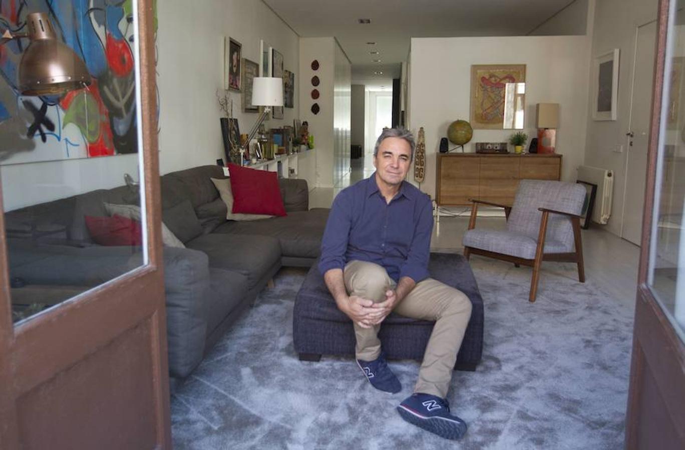 VICENTE GARCÍA QUIJADA | El director deportivo de Club de Tenis Valencia posee una vivienda en una de las zonas más bonitas de la calle Colón. Un espacio abierto y luminoso lleno de pequeños detalles.