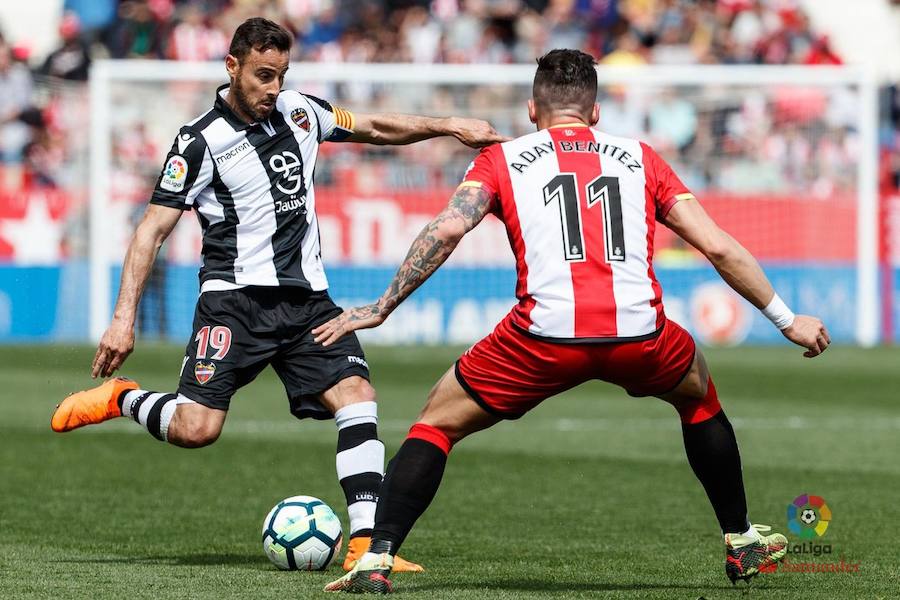 Locales y grantoas empatan a uno después de un partido reñido y con ocasiones claras para ambos equipos. Goles de Granell y Morales