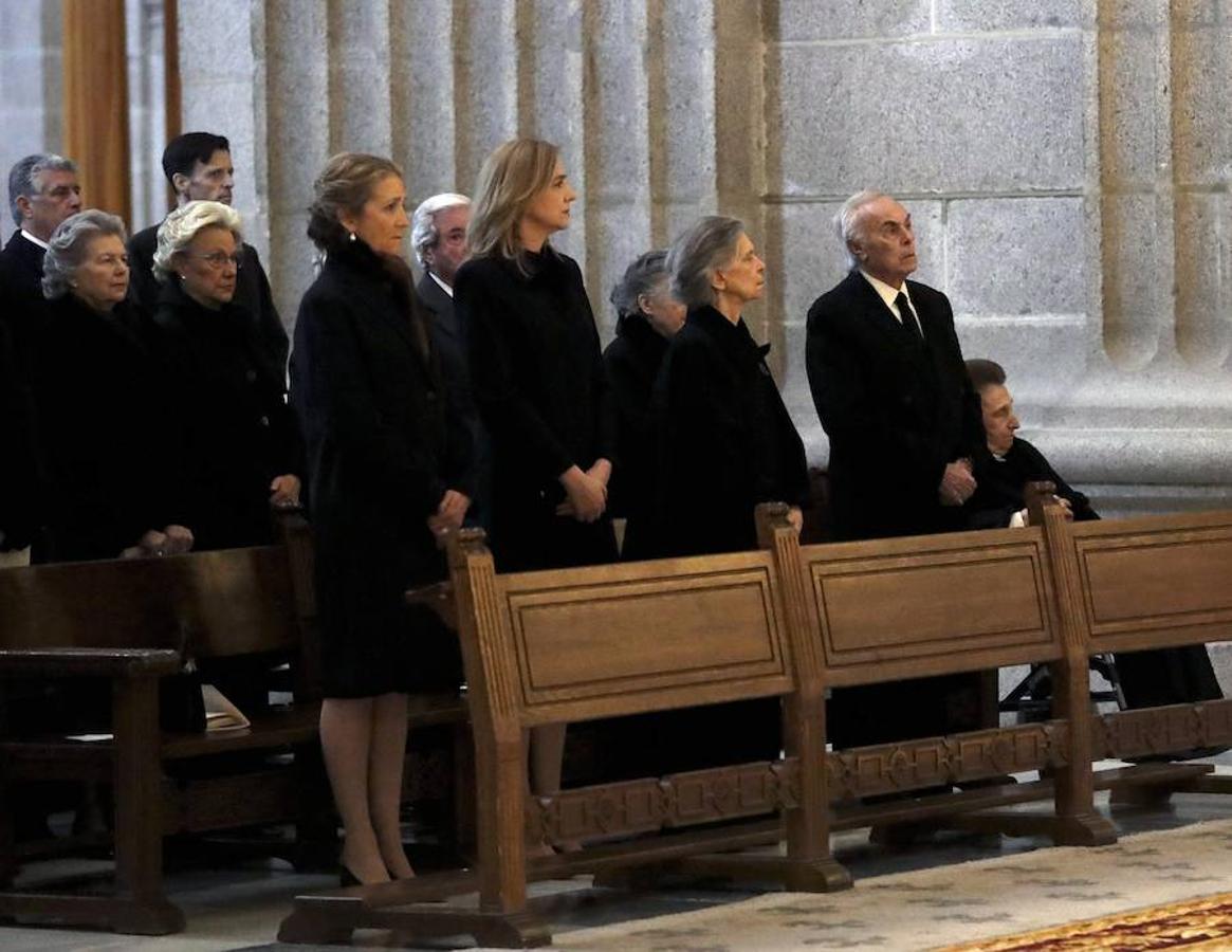 Fotos: Fotos de la misa funeral en el 25 aniversario de la muerte de Don Juan