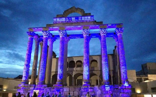 Imagen principal - Día Mundial del Autismo: Valencia se ilumina de azul