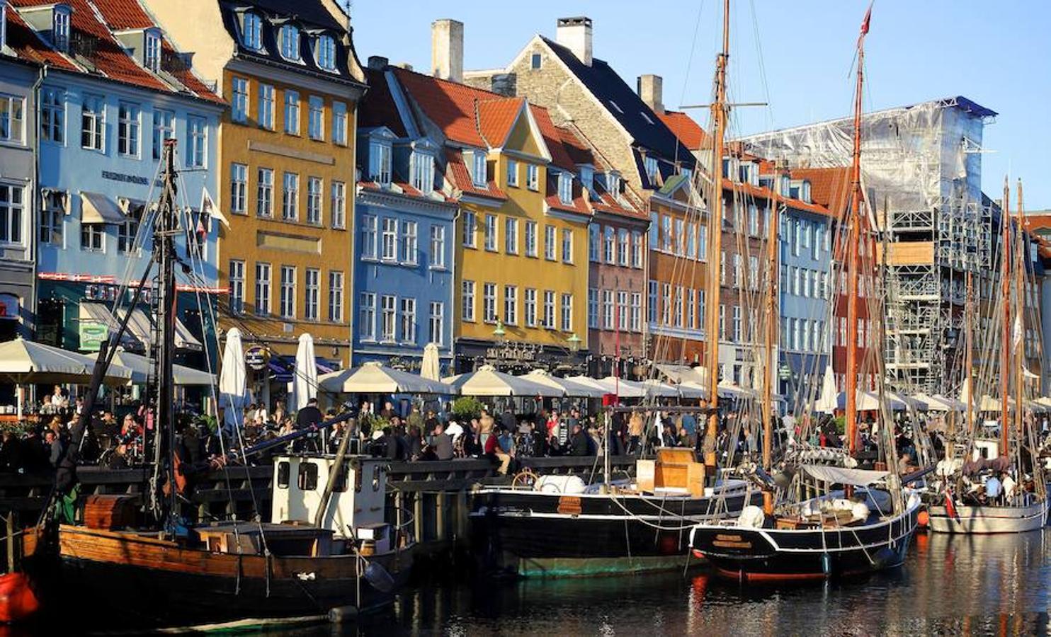 Copenhague (Dinamarca) | El alto coste del transporte y de la cesta de la compra, entre otras, han hecho que la capital danesa acabe ocupando el octavo puesto entre las ciudades más caras del mundo para vivir.