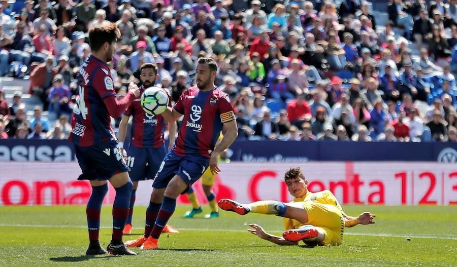 Estas son las mejores imágenes del partido de la jornada 31 de Liga en el Ciutat de València