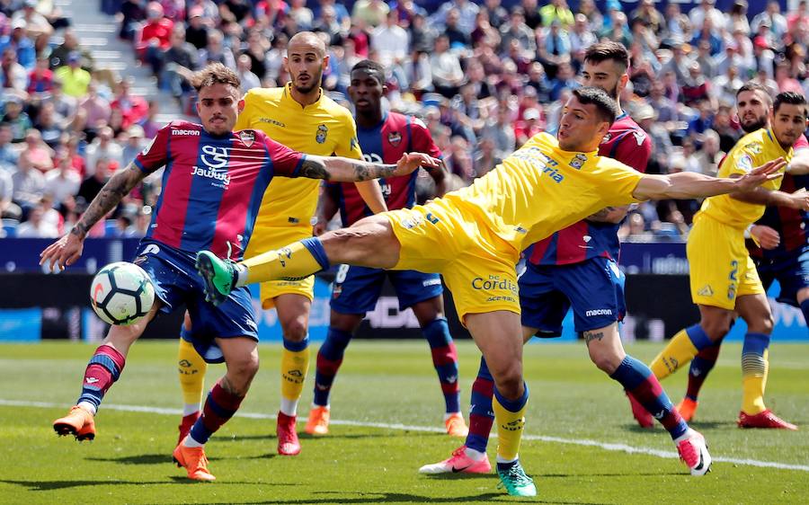 Estas son las mejores imágenes del partido de la jornada 31 de Liga en el Ciutat de València