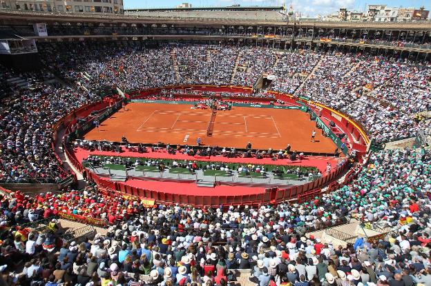 Las taquillas de la plaza de
toros colgaron el cartel de
no hay billetes para el día
decisivo de la eliminatoria
de la Davis.