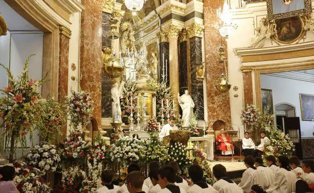 Fiesta de las Floristas en la Basílica de la Virgen.