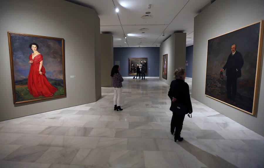 La Fundación Bancaja acoge hasta el próximo mes de agosto la muestra 'Zuloaga. Carácter y emoción', que recorre a través de más de 60 lienzos, una veintena de ellos inéditos, la trayectoria de este pintor clave de finales del siglo XIX y principios del XX, desde que con 18 años llegara a París para formarse hasta su fallecimiento en 1945, gracias a la colaboración de 29 prestadores.