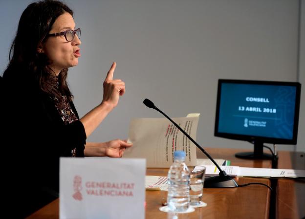 La vicepresidenta Mónica Oltra, durante su comparecencia de ayer. 