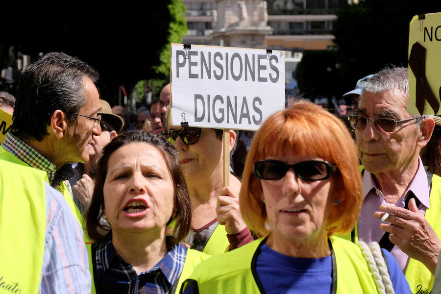 Fotos: Manifestación de los pensionistas en Valencia contra la congelación de las pensiones