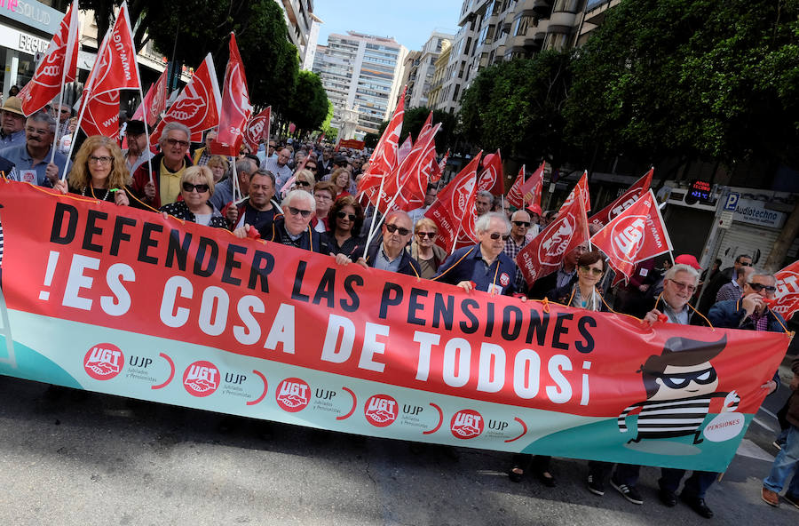 Fotos: Manifestación de los pensionistas en Valencia contra la congelación de las pensiones