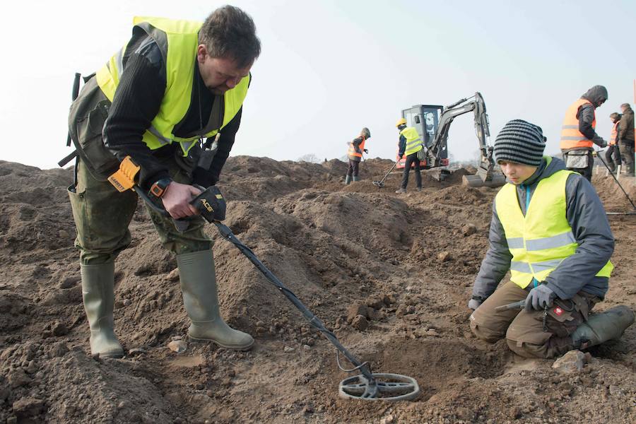 El hallazgo por parte de un niño de 13 años ha permitido a arqueólogos y voluntarios encontrar 600 piezas de más de 1.000 años de antigüedad pertenecientes a Harald Bluetooth, rey vikingo del siglo X