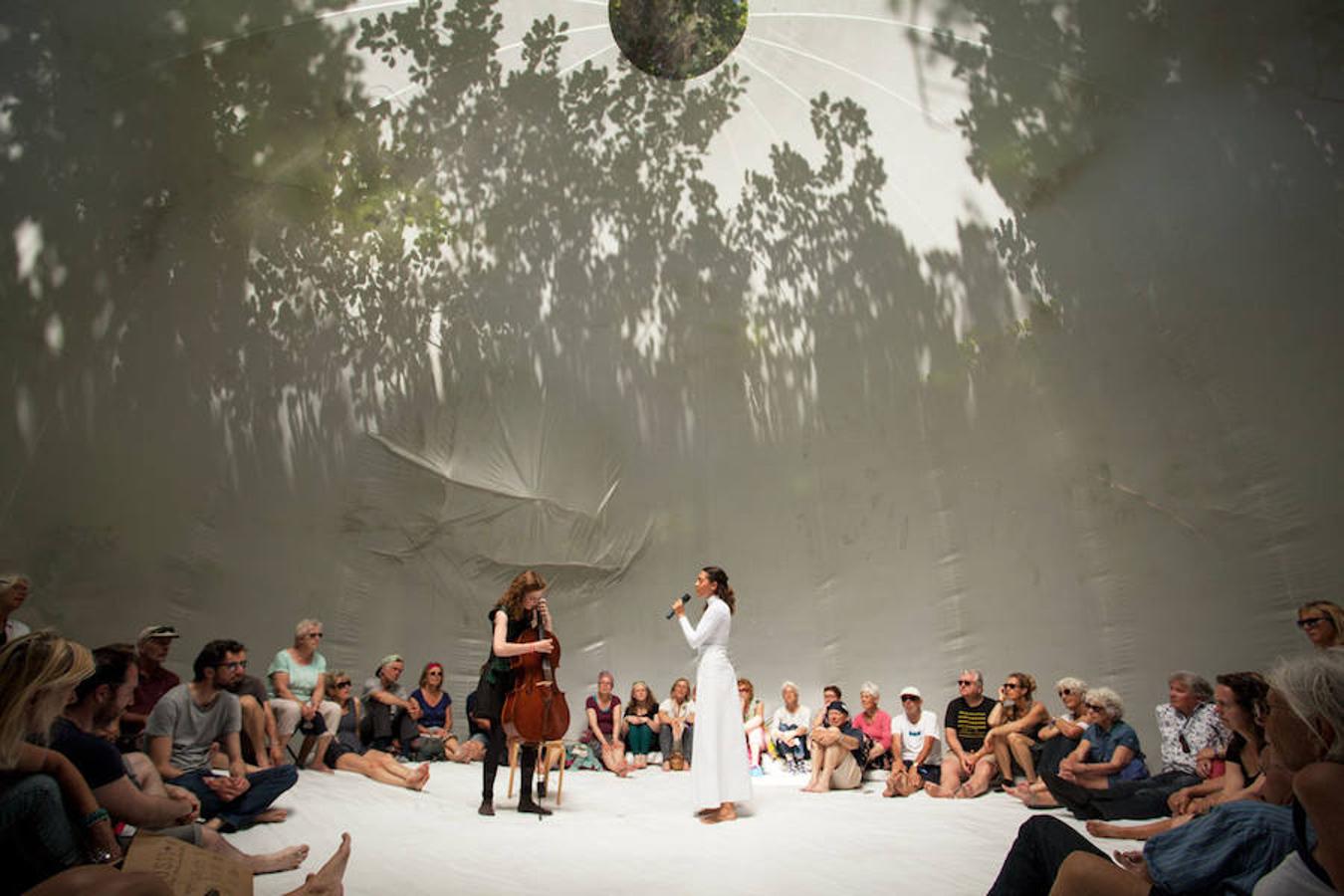 Conciertos, obras de teatro y danza, conferencias o recitales se pueden celebrar en su interior.