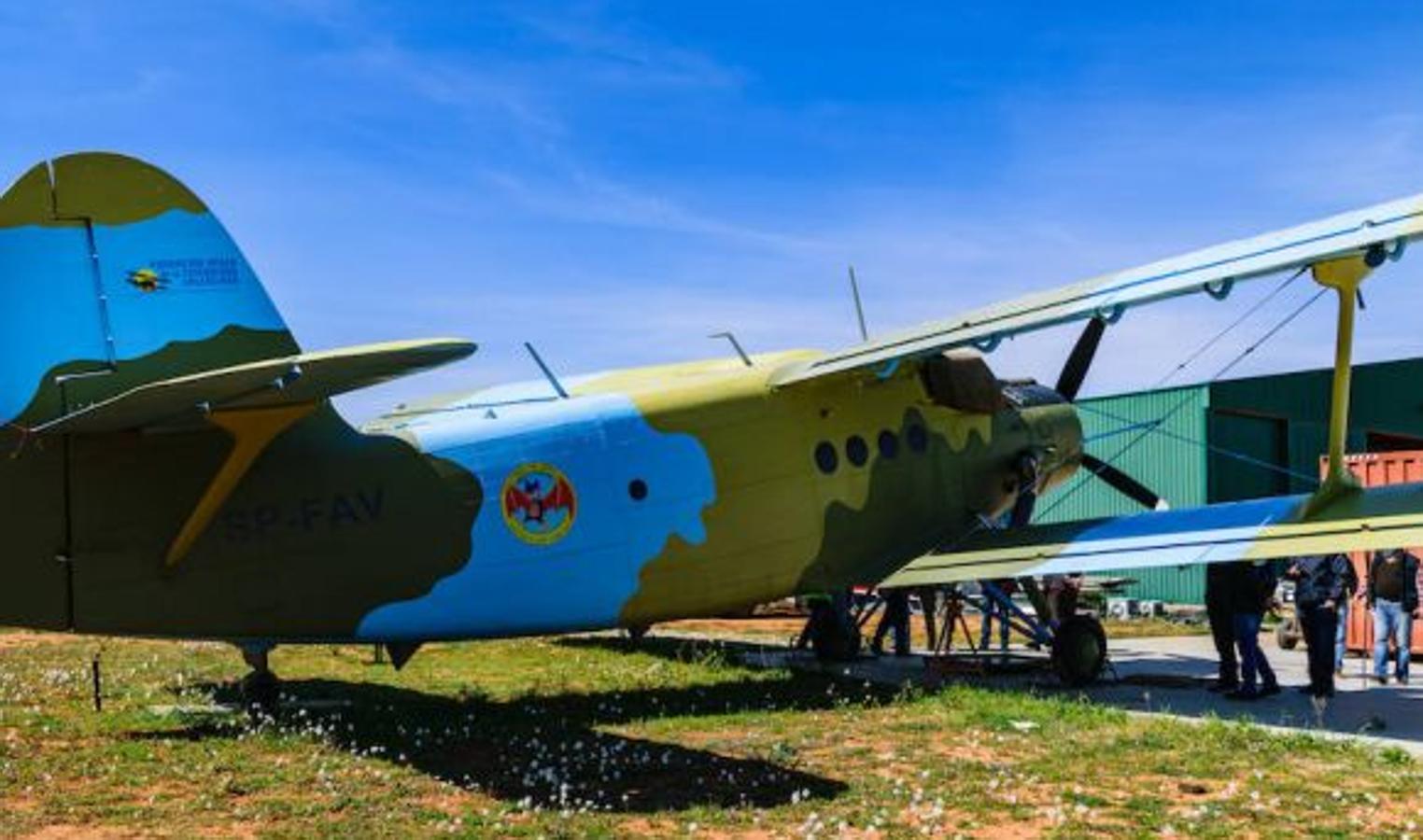 El club Horta Classics realizó el pasado fin de semana el V Encuentro de Amigos del Motor Clásico en el Aeródromo de Requena, en colaboración con Aeródromo de Requena y Club Aéreo Valencia, y la Fundación Aérea de la Comunidad Valenciana. Una colección de coches con un mínimo de 25 años de antigüedad, donde el Fiat Topolin de 1941 encabezó la lista. 