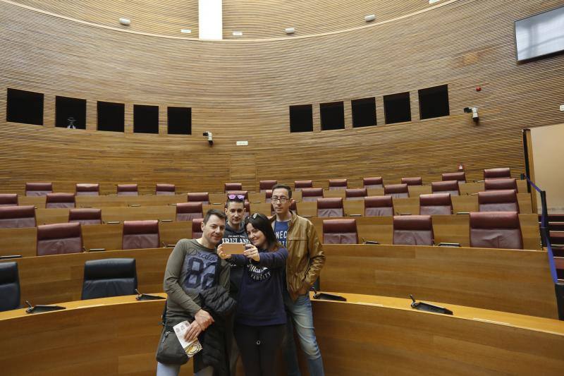 Fotos: Fotos de la jornada de puertas abiertas en Les Corts Valencianes