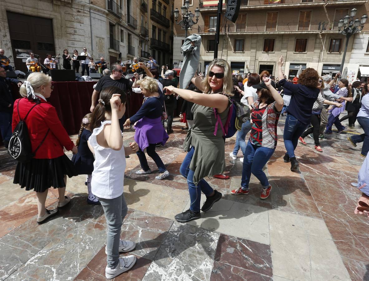 El acto ha conmemorado el 25 de abril