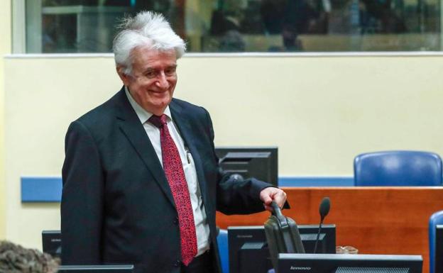 El exlíder serbobosnio Radovan Karadzic.