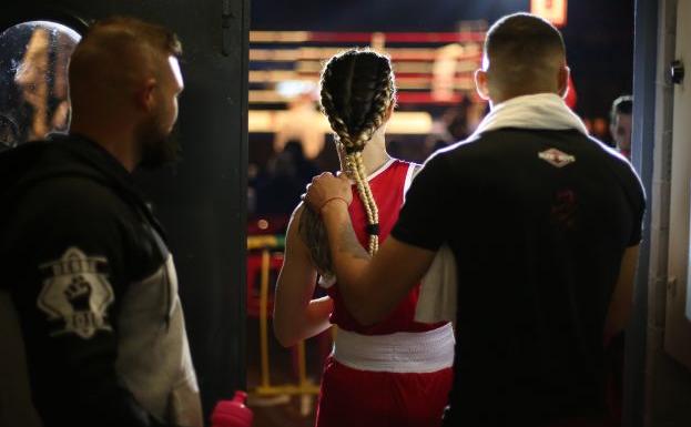 'La Reina del Este', antes de saltar al ring.