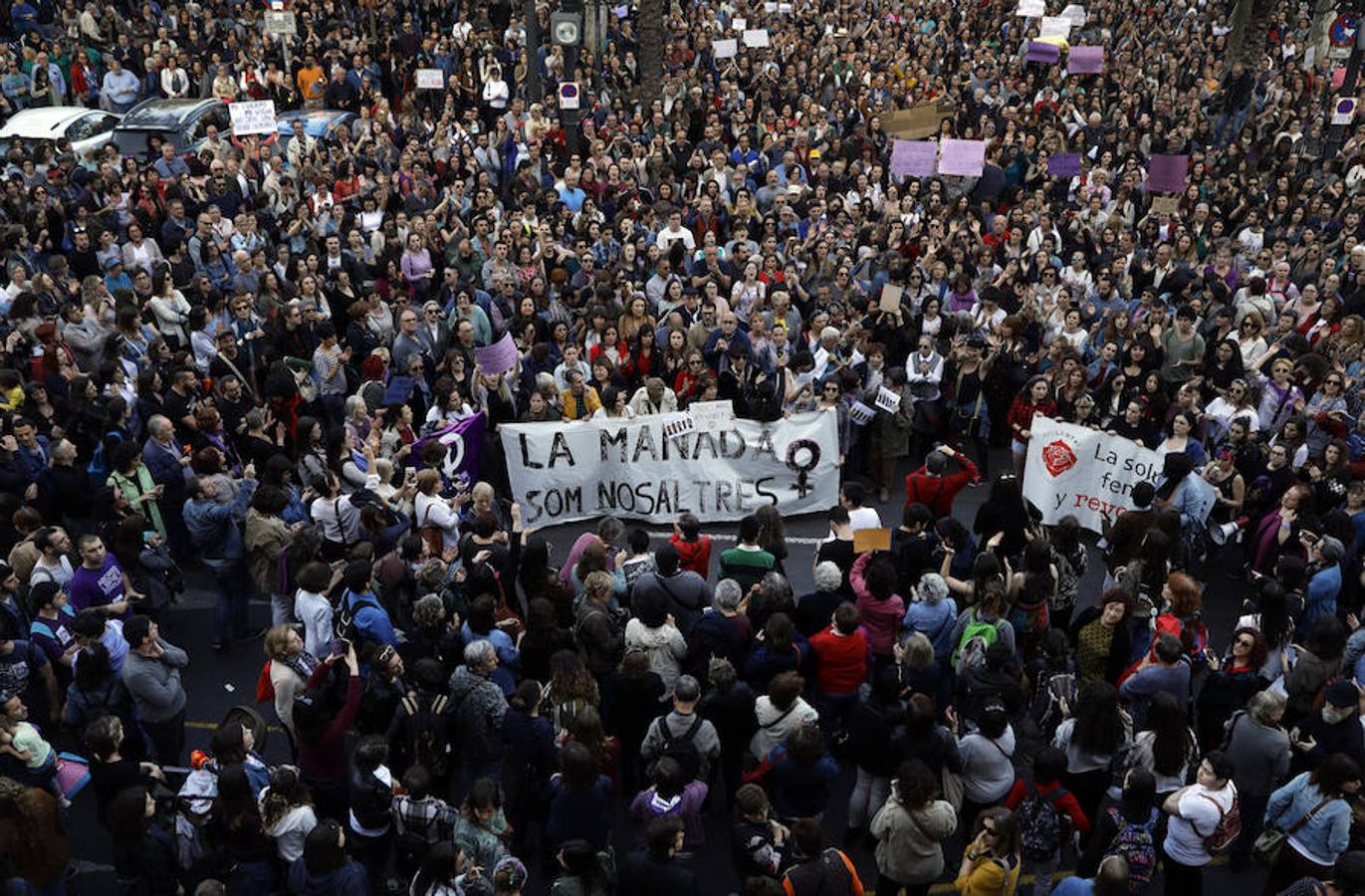 Fotos: Concentración en Valencia contra la sentencia a &#039;La Manada&#039;