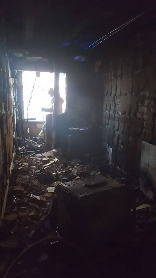 Fotos: Un incendio calcina una vivienda en Albal y obliga a desalojar a los vecinos