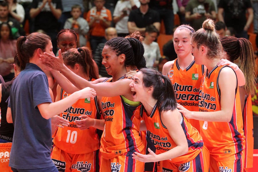 Fotos: El Valencia Basket femenino consigue el ascenso a la primera división