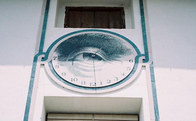 Otos, el pueblo valenciano donde los relojes de sol son obras arte | Las Provincias