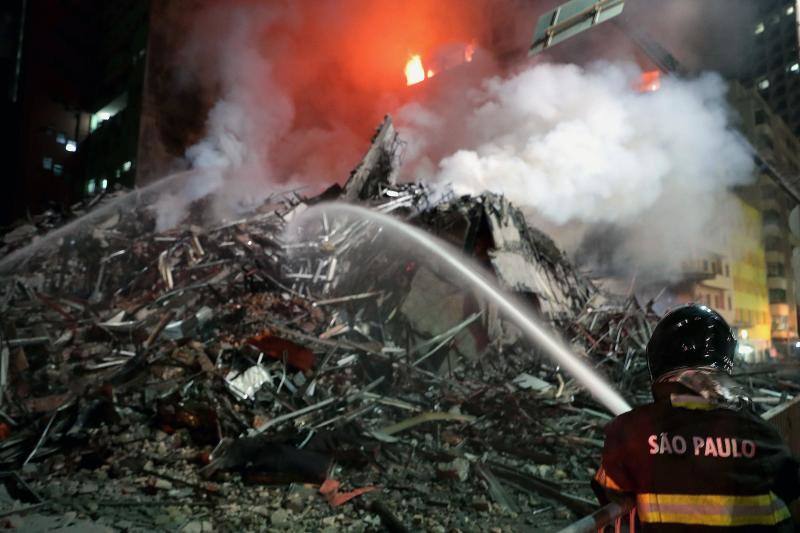 Fotos: Fotos del incendio y derrumbe de un edificio de 24 plantas en Sao Paulo (Brasil)