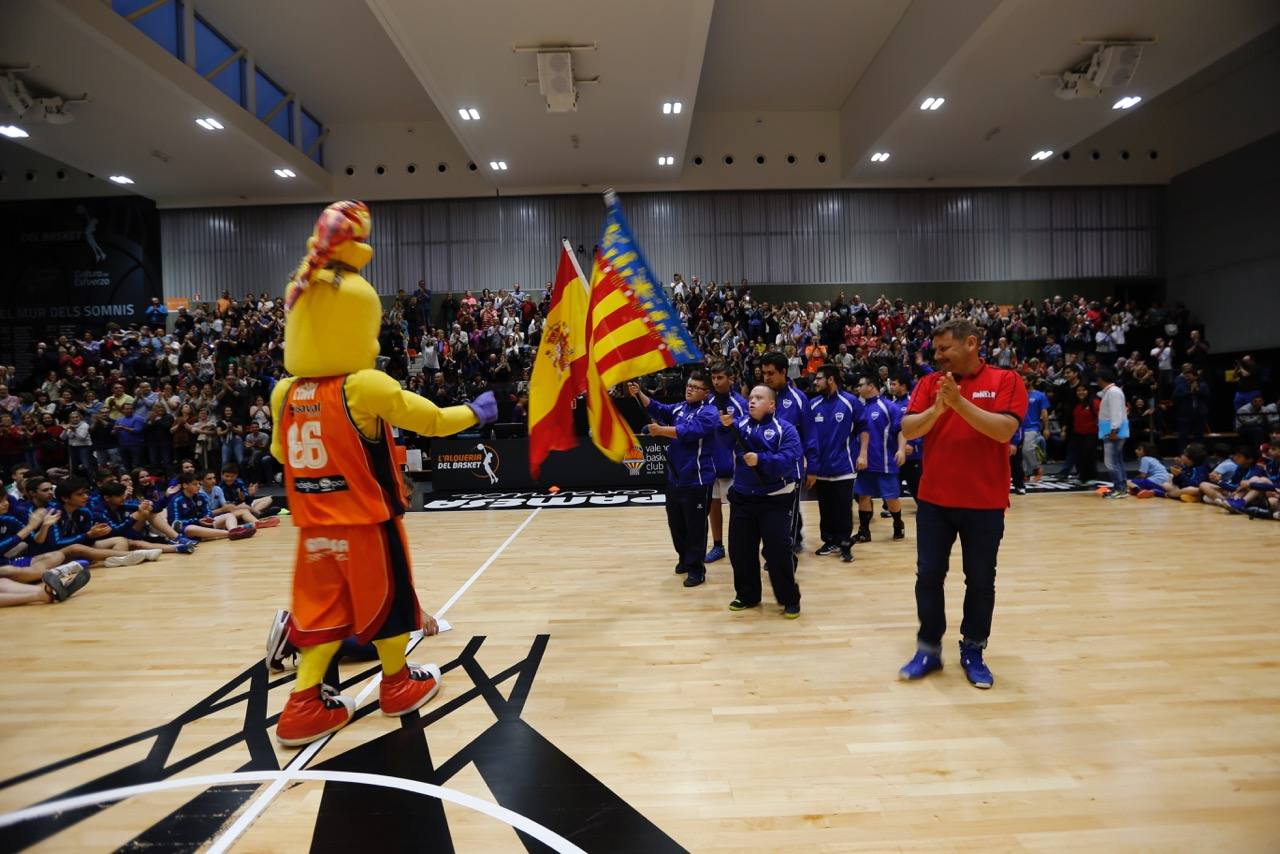 Fotos: La Valencia Basket Cup reúne a 1.000 participantes en L&#039;Alqueria