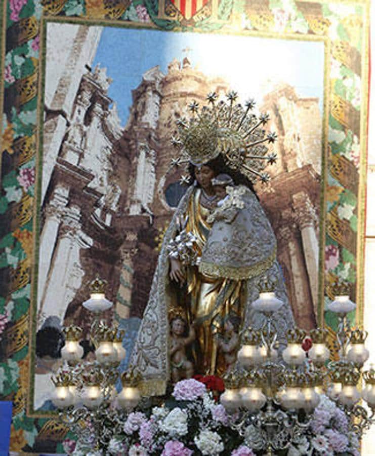 Fotos: Nueva itinerario de la procesión de la Virgen