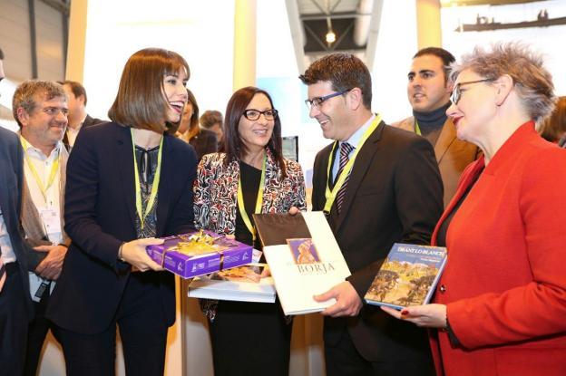 La vicepresidenta Amigó, el presidente Rodríguez y la diputada Pilar Moncho. 