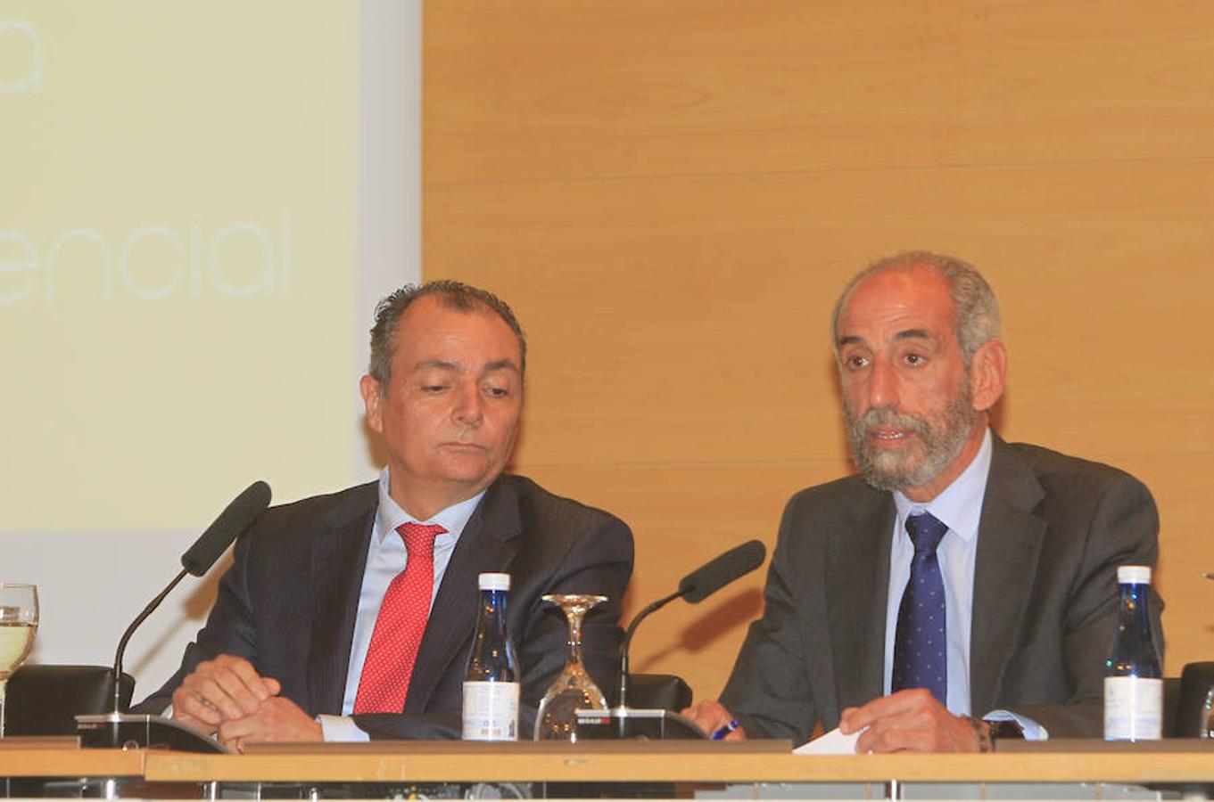 Fotos: La asamblea de la CEV, en el Salón de actos Fundación Bancaixa