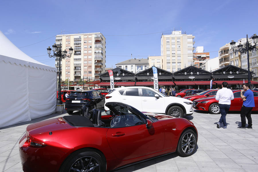 Este fin de semana se celebra en Gandía la Fira del Motor, con más de treinta concesionarios y doscientos coches en venta en las calles de la capital de la safor