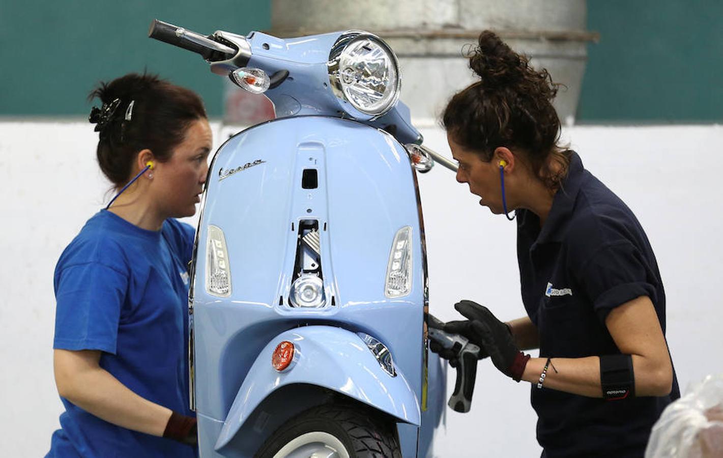 Pese a los cambios en modelos posteriores, la Vespa Primavera guarda las líneas más esenciales de la marca italiana. Su forma es inigualable.