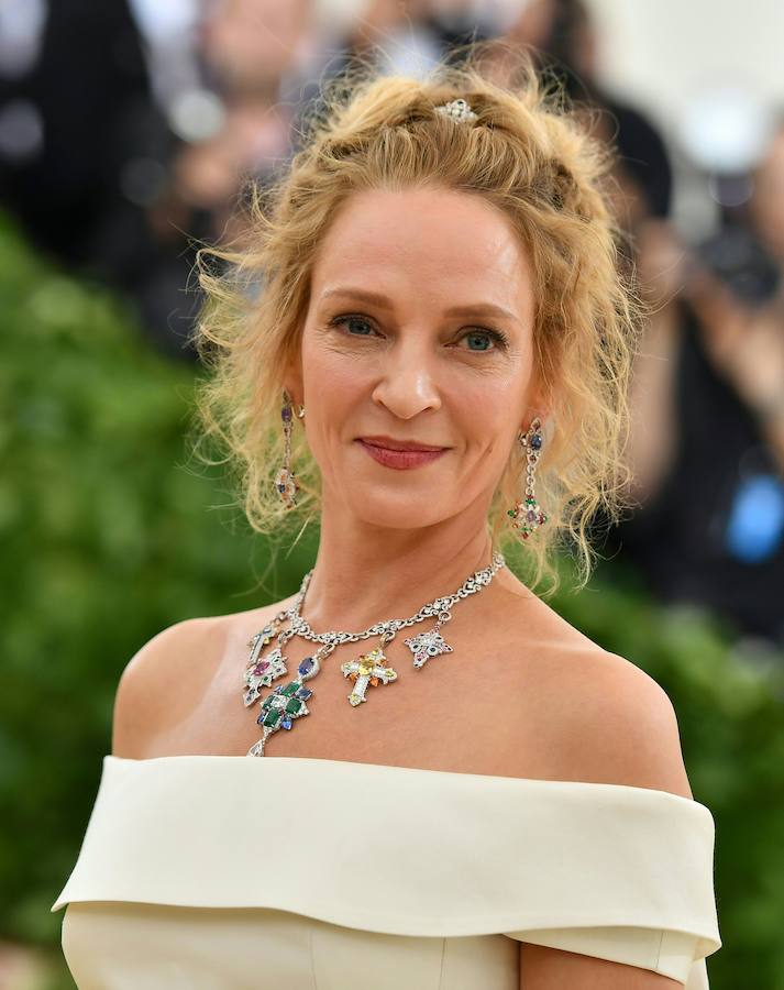 Madonna, Rihanna, Sarah Jessica Parker y Amal Clooney, entre otras, despertaron los gritos de admiración en la célebre gala del Museo Metropolitano de Nueva York, que reúne cada año a la crema y nata de la élite neoyorquina y a las mayores estrellas de la moda, el cine, la música y la televisión estadounidenses. Cada año la gala se inspira en una exposición paralela en el Met, y este año el tema escogido fue la relación entre la moda y el imaginario católico.