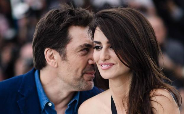 Penélope Cruz y Javier Bardem posa durante la presentación de la película 'Todos lo saben'. 