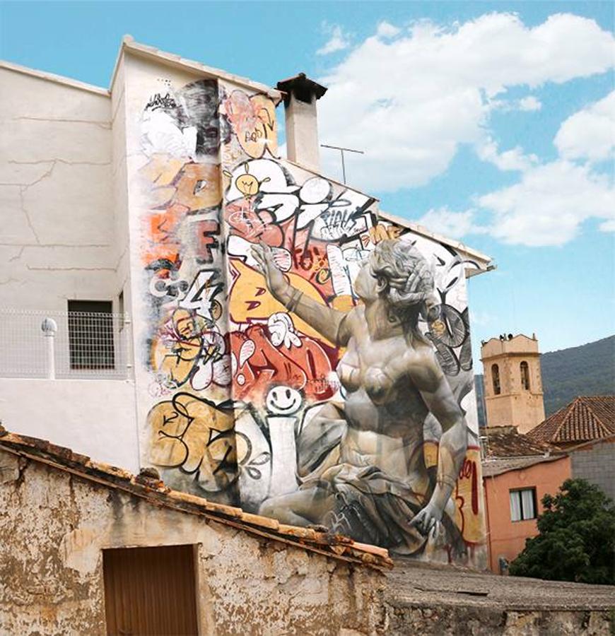 Los valencianos Pichiavo diseñarán este año la falla municipal de Valencia. Contarán con los artistas Latorre y Sanz, que ya trabajaron en 2018 con Okuda. Pichiavo son reconocidos por su habilidad para establecer relaciones entre el arte, la arquitectura, el espacio, contextos sociales y público con un enfoque muy atractivo e innovador. Han trabajado por todo el mundo y una de sus últimas obras la han hecho precisamente en la Ciutat de l'Artista Faller, con un gran mural con el que se puede identificar este barrio de Valencia desde la Ronda Norte de la ciudad.