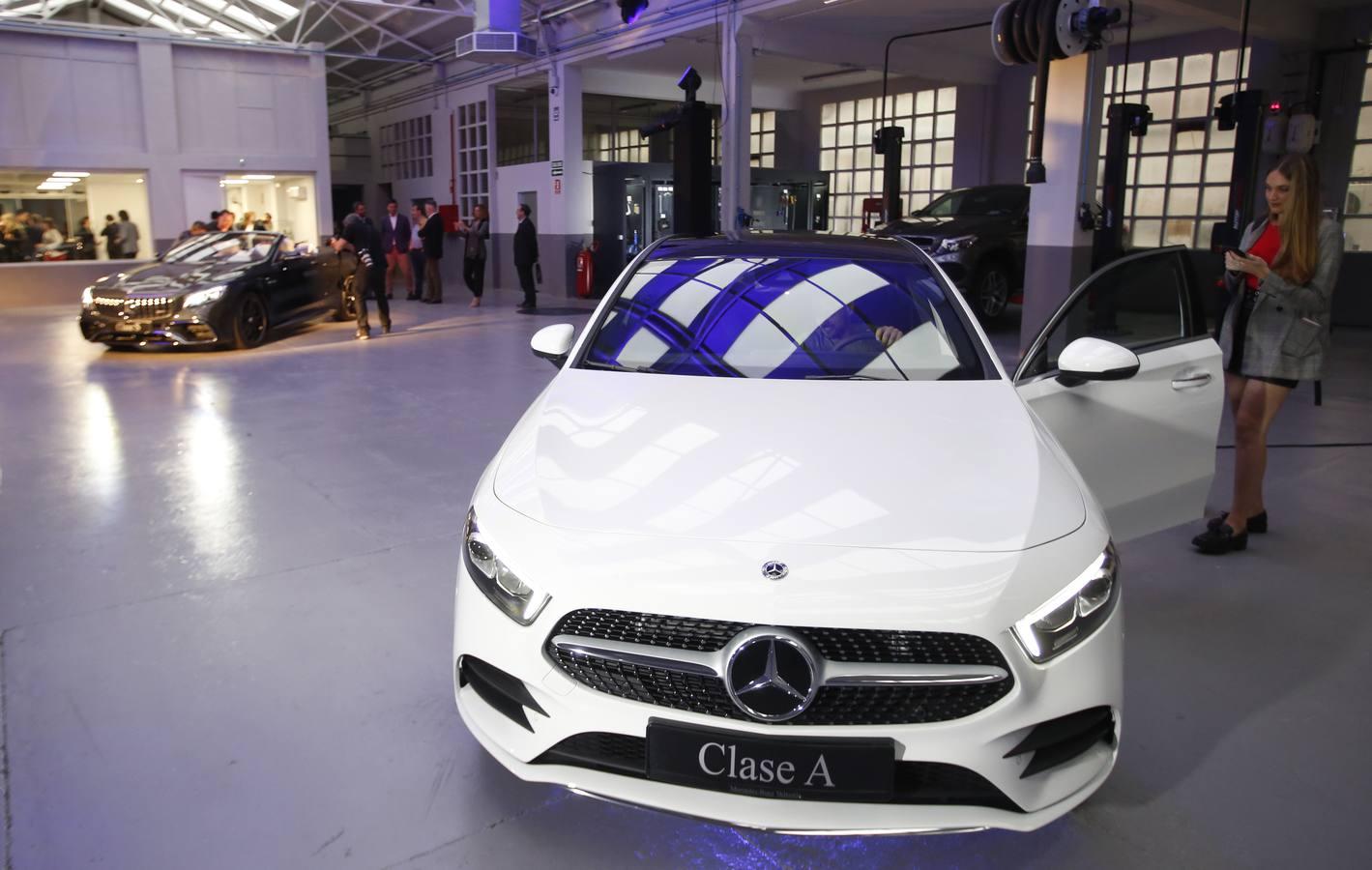 Mercedes inauguró el pasado jueves 10 de mayo sus nuevas instalaciones en la céntrica calle Micer Mascó. Los más de 600 invitados pudieron descubrir los 5.500 metros cuadrados de la instalación, además de conocer el origen español del nombre de la famosa marca alemana. El millonario Emil Jellinek, casado con una dama española, fue uno de los primeros clientes de Daimler, e impuso tantos cambios y condicionantes a los coches alemanes que él vendía en Francia que terminó apodándolos Mercedes en honor a su hija, nombre que cuajó a nivel comercial y que terminó en convertirse en el nombre de todos los coches de la marca alemana.