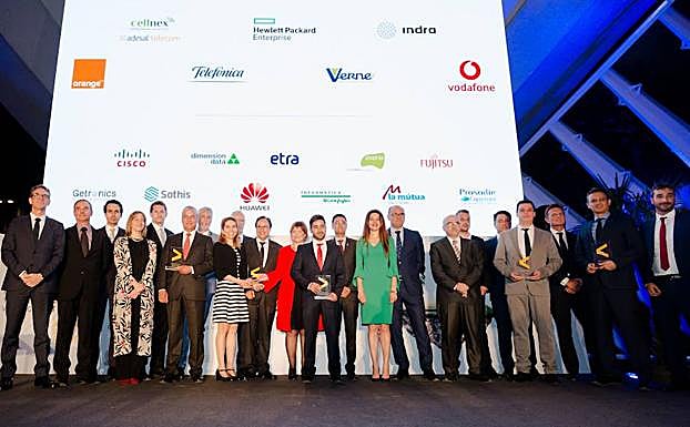 Foto de familia con los premiados de esta edición.