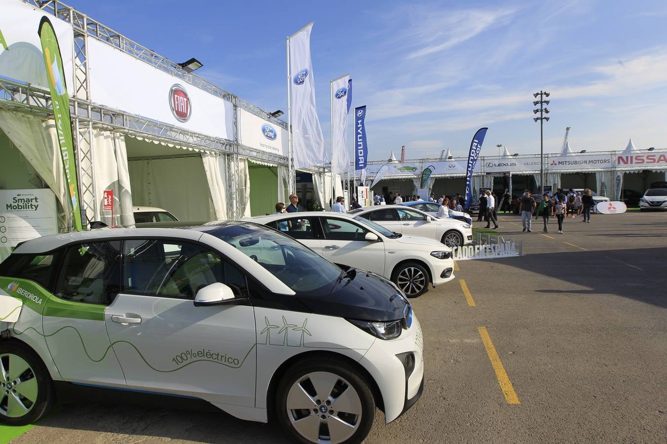 La feria Ecomov afronta este fin de semana, los días 11, 12 y 13 de mayo, su tercera edición con el objetivo de convertirse en el evento de referencia de movilidad ecológica a nivel nacional. La muestra, que se celebra en la Marina de Valencia, ha abierto al público este viernes y se podrá visitar hasta el domingo 13 de mayo.