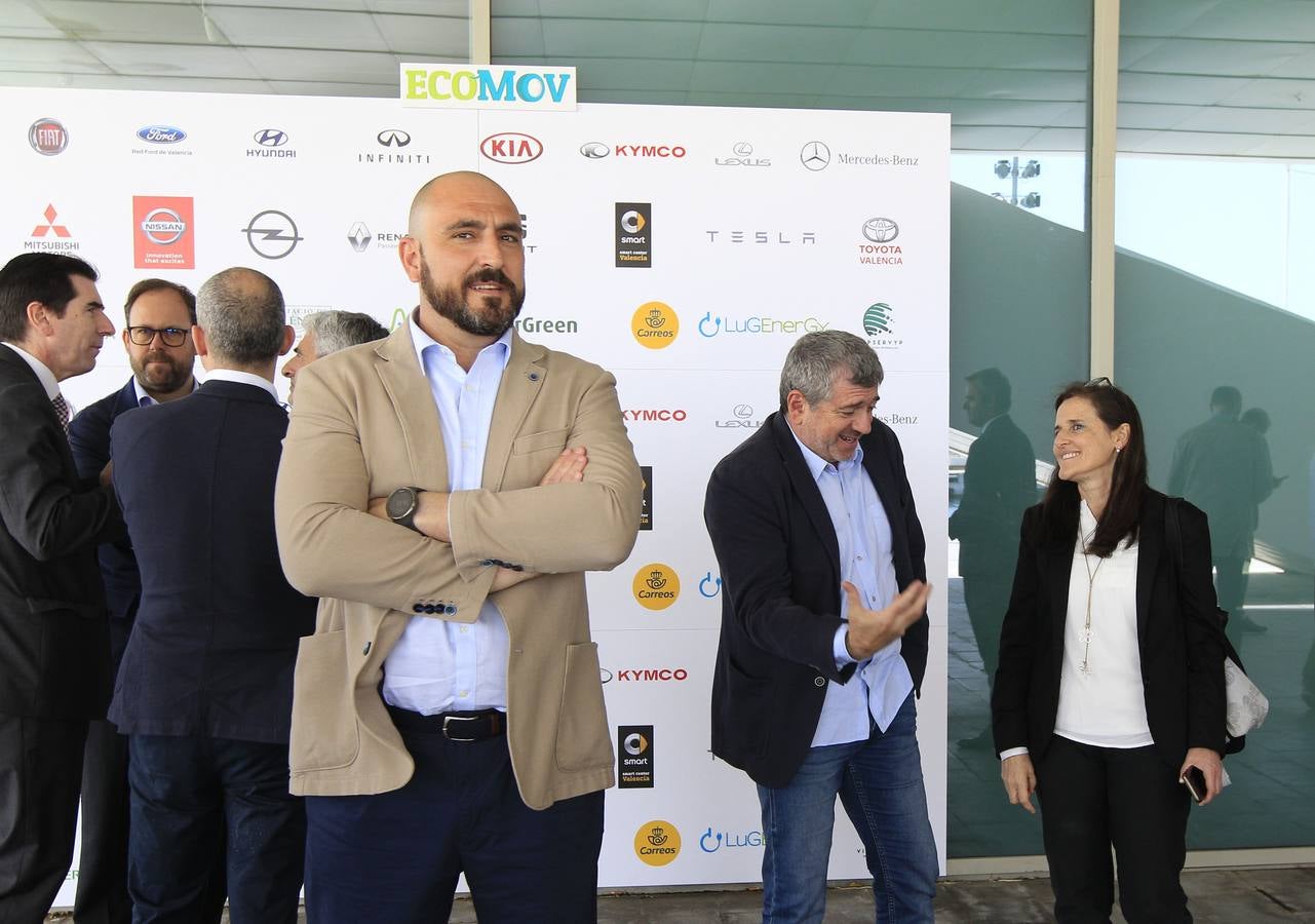 Actividades y mesas redondas para profesionales y empresarios en la primera jornada de Ecomov 2018, la feria del coche y la movilidad ecológica, del 11 al 13 de mayo en la Marina de Valencia.