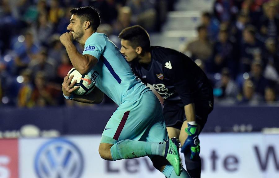 Estas son las mejores imágenes que deja el partido de la penúltima jornada de la Liga, último de los granotas en el Ciutat de València