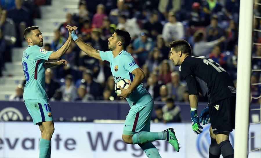 Estas son las mejores imágenes que deja el partido de la penúltima jornada de la Liga, último de los granotas en el Ciutat de València