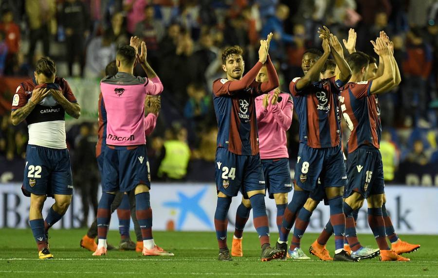 Estas son las mejores imágenes que deja el partido de la penúltima jornada de la Liga, último de los granotas en el Ciutat de València