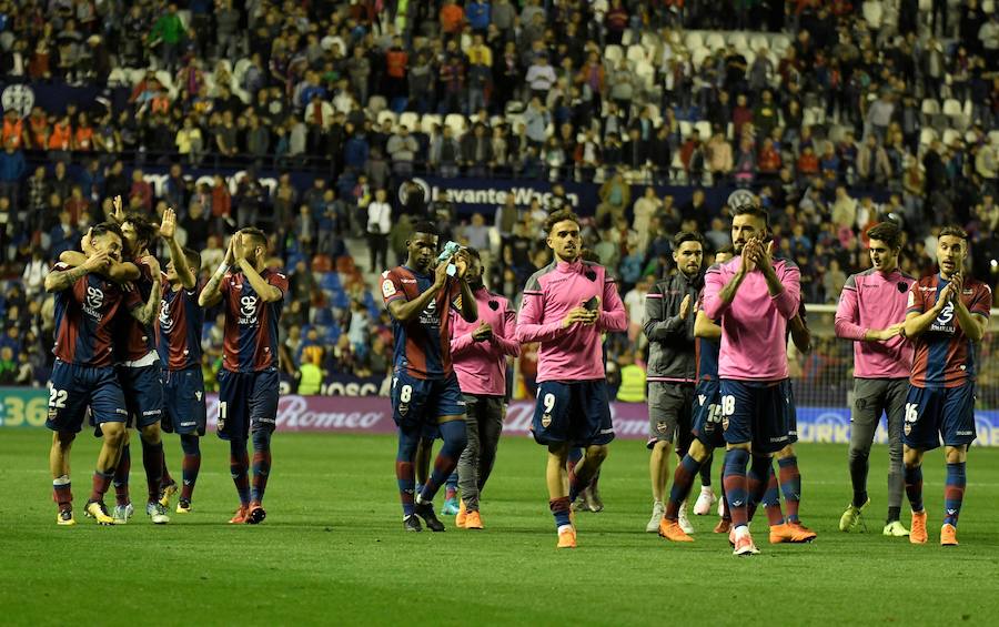 Estas son las mejores imágenes que deja el partido de la penúltima jornada de la Liga, último de los granotas en el Ciutat de València