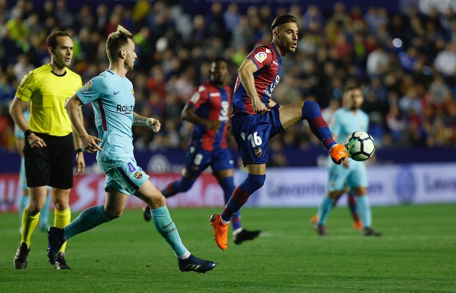 Estas son las mejores imágenes que deja el partido de la penúltima jornada de la Liga, último de los granotas en el Ciutat de València