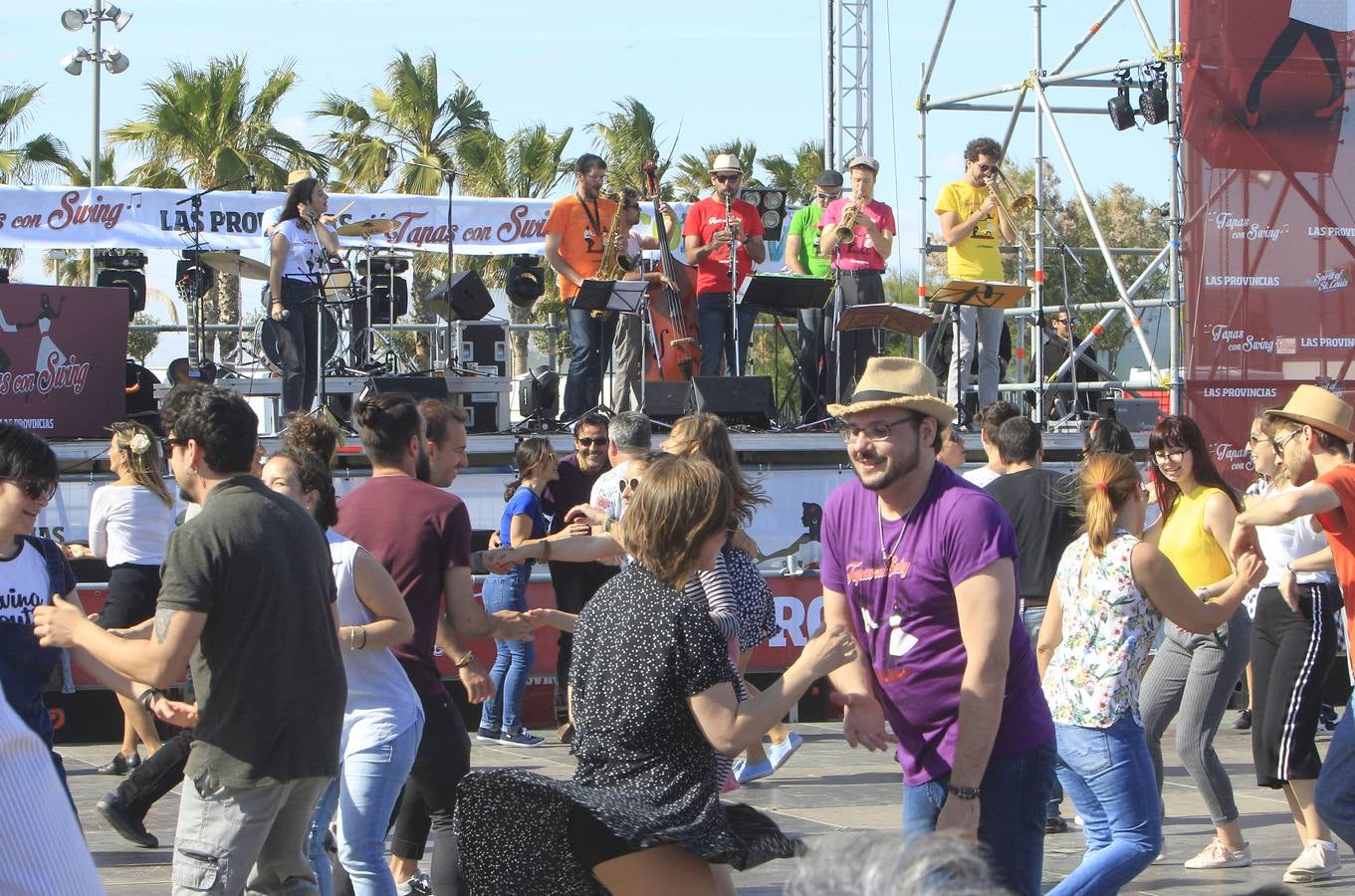 Fotos: Animada feria Tapas con Swing 2018 en la Marina de Valencia