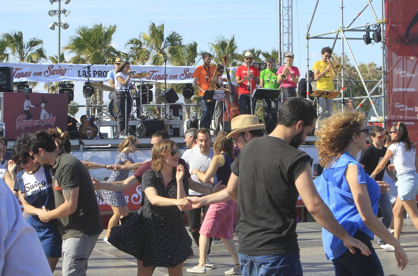 Fotos: Animada feria Tapas con Swing 2018 en la Marina de Valencia