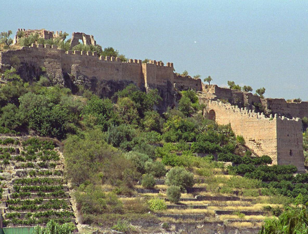 El mal estado en el que se encuentra el castillo valenciano de Corbera ha llamado la atención de Hispania Nostra, asociación española para la defensa del patrimonio cultural y natural, que ha decidido incluirlo en su Lista Roja del patrimonio.