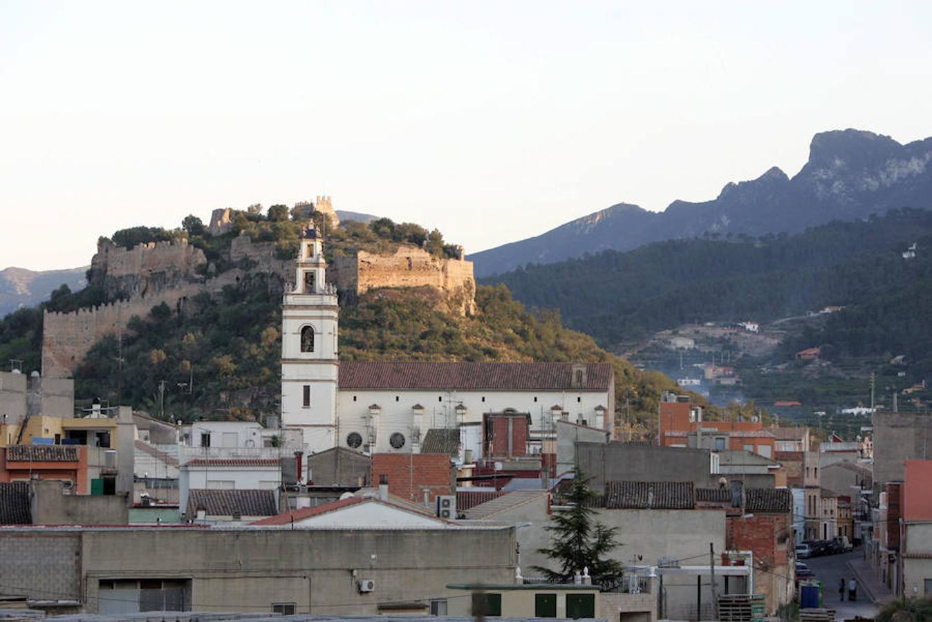 El mal estado en el que se encuentra el castillo valenciano de Corbera ha llamado la atención de Hispania Nostra, asociación española para la defensa del patrimonio cultural y natural, que ha decidido incluirlo en su Lista Roja del patrimonio.