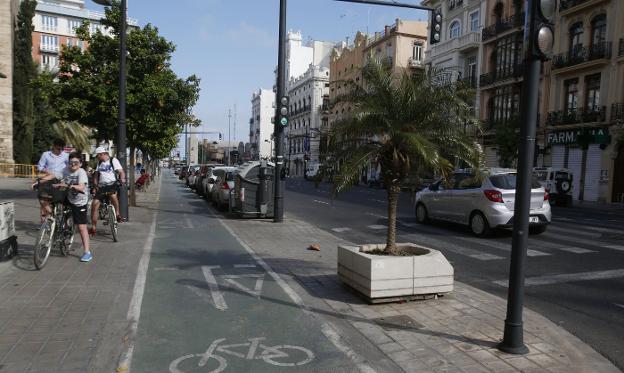 Carril bici en la avenida del Puerto en una imagen de archivo. 