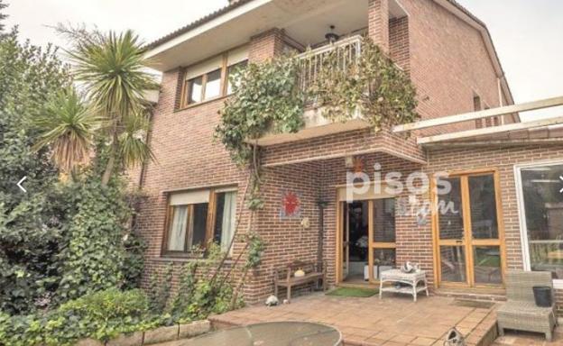 5. Cuatro dormitorios, tres baños. 370.000 euros. 