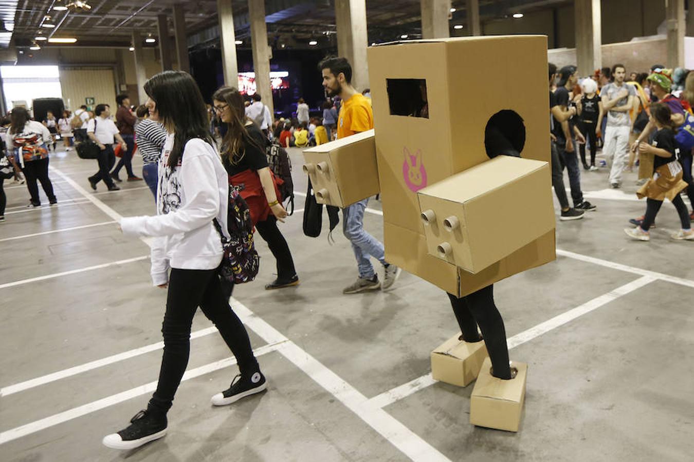 Feria Valencia acoge un año más a todos los amantes del manga, anime y cultura japonesa gracias a la celebración del Salón del Manga, a partir de este sábado, 19 de mayo. Durante dos días, los asistentes podrán disfrutar de actividades como concursos para 'cosplayers', karaoke, conciertos y sesiones de artes marciales.